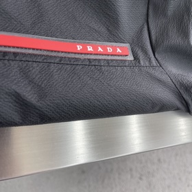 Prada — классическая мужская куртка с