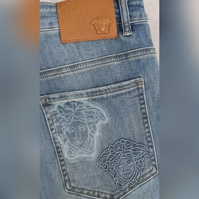 Versace представляет новую коллекцию м