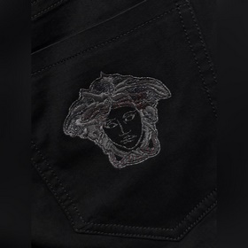 Versace — эксклюзивная новинка： модные