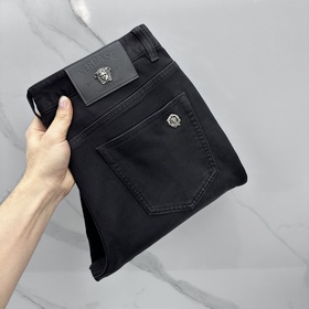 Мужская коллекция Versace представляет