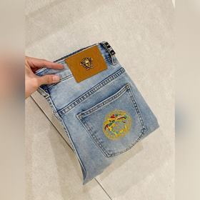 Versace представляет новую коллекцию л