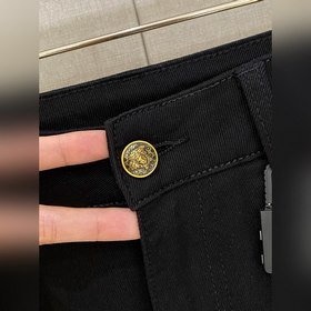 Versace представляет новую коллекцию л