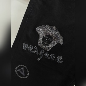 Versace — эксклюзивная новинка： модные