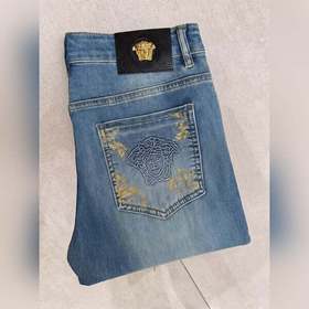Versace представляет новую коллекцию м