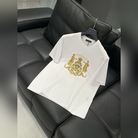 Versace, новейшая коллекция лета 2026