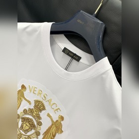 Versace, новейшая коллекция лета 2026
