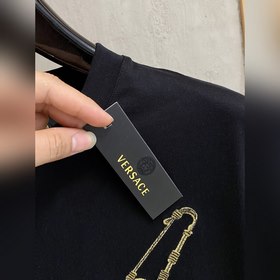 Versace представляет новую коллекцию в