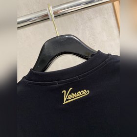 Versace представляет новую коллекцию в