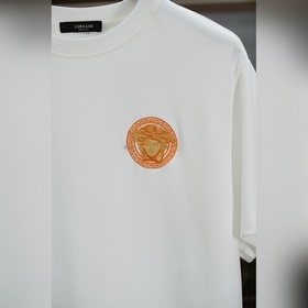Versace — Рекомендуем суперпопулярную