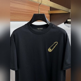 Мужская футболка с круглым вырезом и к
