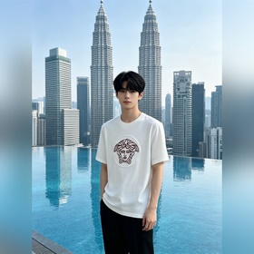 Новая коллекция летней одежды Versace