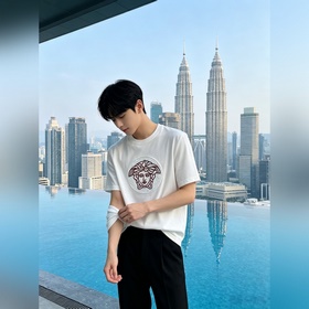 Новая коллекция летней одежды Versace 