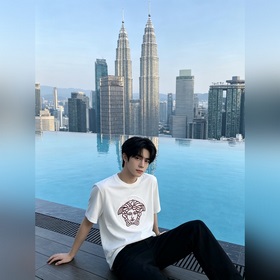 Новая коллекция летней одежды Versace 