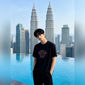 Новая коллекция летней одежды Versace 