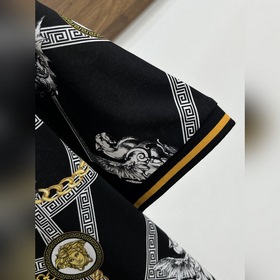 Новинка весенней коллекции Versace： фу