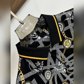 Новинка весенней коллекции Versace： фу