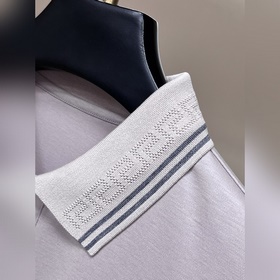 Новинка весенней коллекции Versace： фу