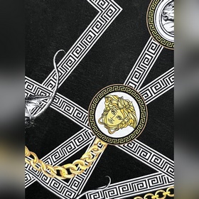 Новинка весенней коллекции Versace： фу