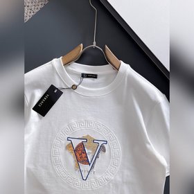 Versace — эксклюзивная новинка： мужска
