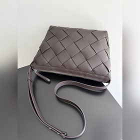 Новая сумка Diago Hobo Bag от BOTTEGA