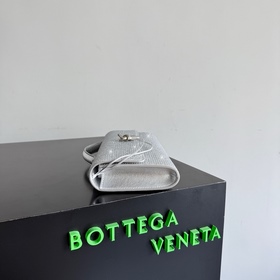 Новая сумочка Andiamo от Bottega Venet