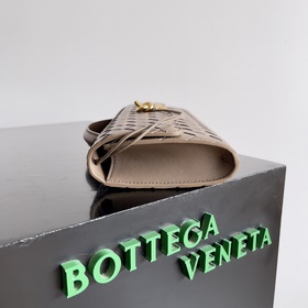 Вечерняя сумочка BV Andiamo — я снова