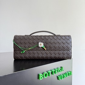 Клатчи Bottega Veneta уже в продаже! Т