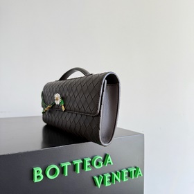 Клатчи Bottega Veneta уже в продаже! Т