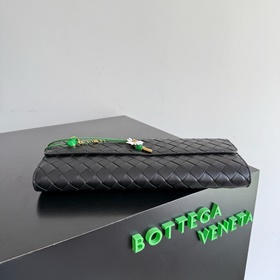 Клатчи Bottega Veneta уже в продаже! Т