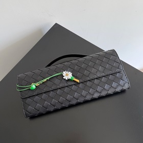 Клатчи Bottega Veneta уже в продаже! Т