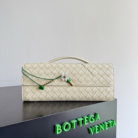 Клатчи Bottega Veneta уже в продаже! Т