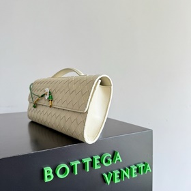 Клатчи Bottega Veneta уже в продаже! Т
