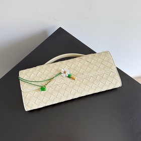Клатчи Bottega Veneta уже в продаже! Т