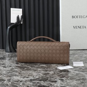 Эта вечерняя сумочка Bottega Veneta де