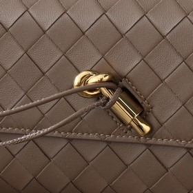 Эта вечерняя сумочка Bottega Veneta де
