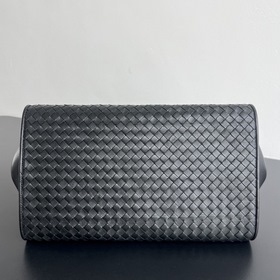 Новинка BV — сумка Barbare Tote 868327
