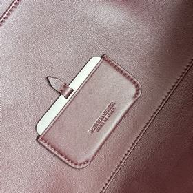 Новинка BV — сумка Barbare Tote 868327