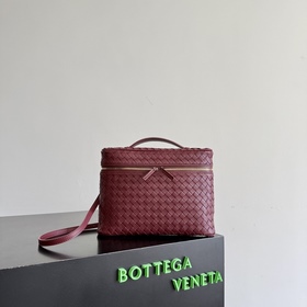 Новая косметичка среднего размера Soft
