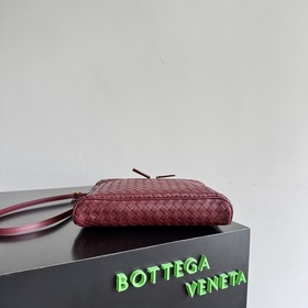 Новая косметичка среднего размера Soft