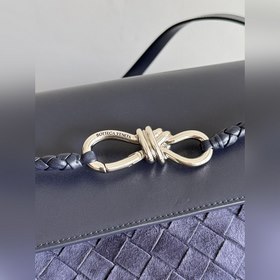 Новая коллекция BOTTEGA VENETA 2026： A