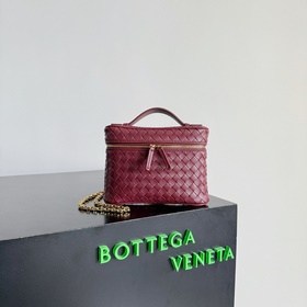 Новая женская косметичка BOTTEGA VENET