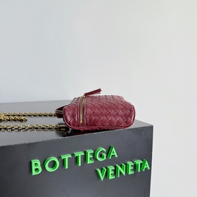 Новая женская косметичка BOTTEGA VENET