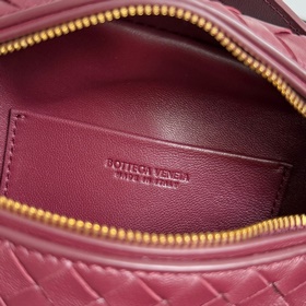 Новая женская косметичка BOTTEGA VENET