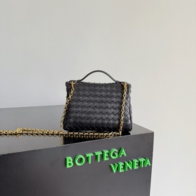 Новая женская косметичка BOTTEGA VENET