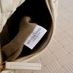 В летней коллекции Bottega Veneta 26 п