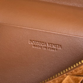 Артикул： 789109  Bottega Veneta, сери