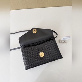 Новинка BOTTEGA VENETA 2026 года — сум