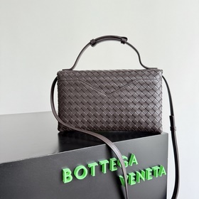 Новая модель 2026 года от BOTTEGA VENE