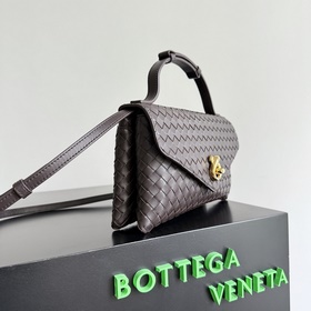Новая модель 2026 года от BOTTEGA VENE