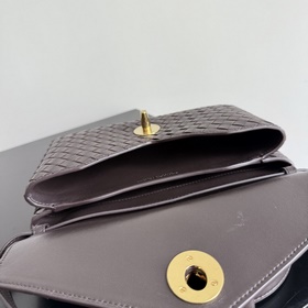 Новая модель 2026 года от BOTTEGA VENE